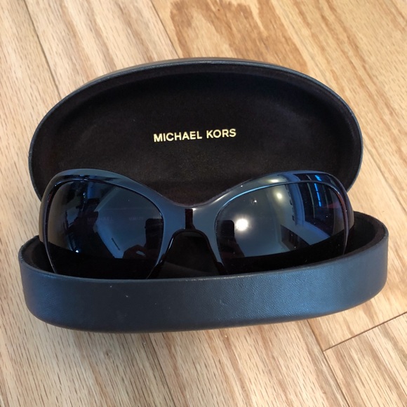 MICHAEL Michael Kors Accessories - Like New Michael Kors Purple Sunglasses 🕶